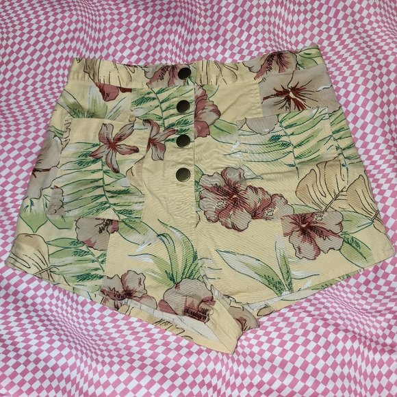 Urban Outfitters Tropical Shorts - Picture 1 of 3